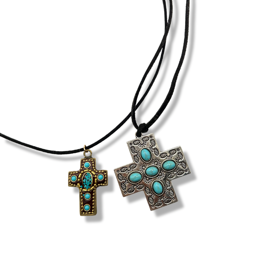 ‘Jolie’ Vintage-Inspired Cross Necklace
